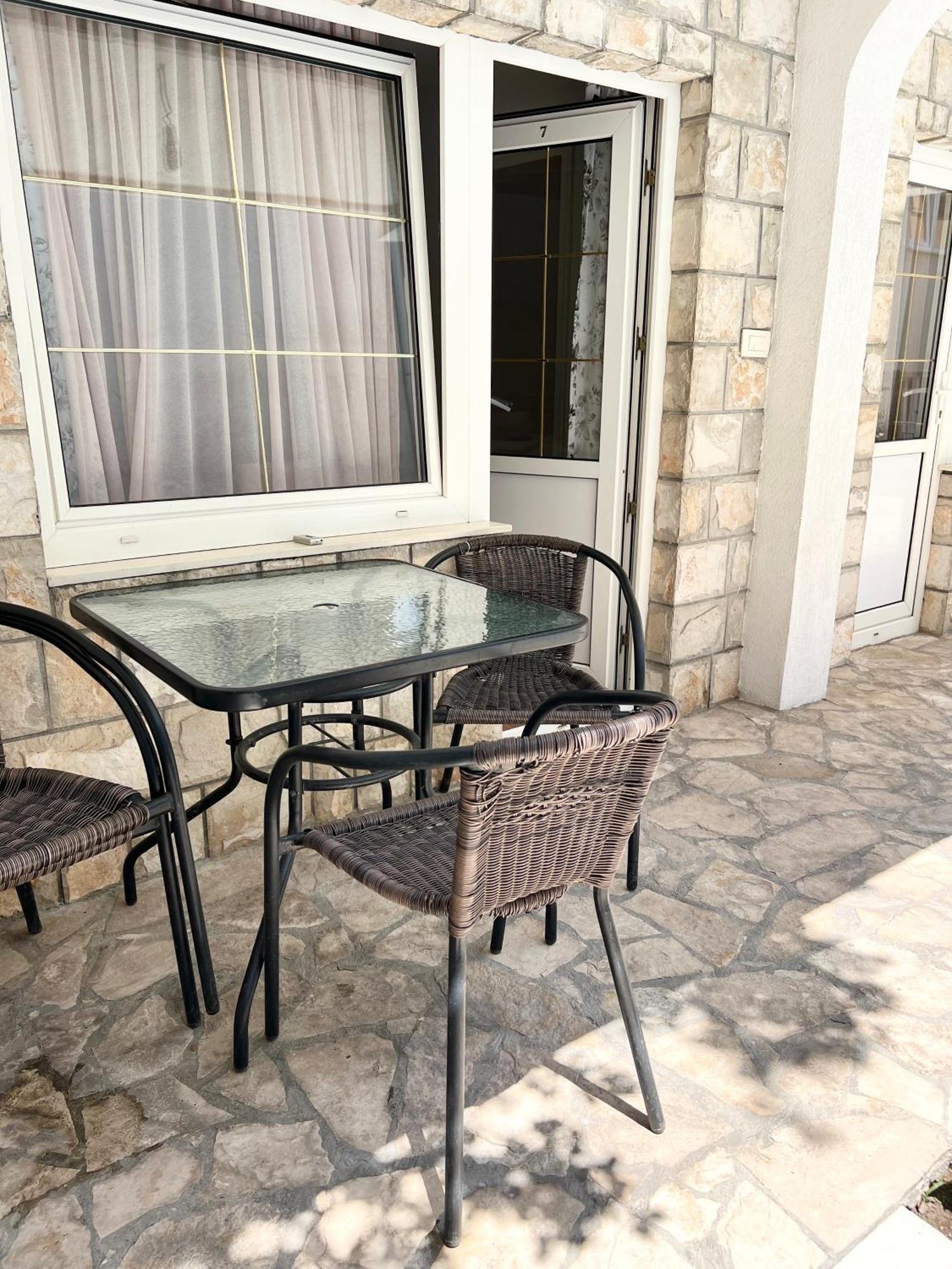 באר Apartments Mrdak מראה חיצוני תמונה